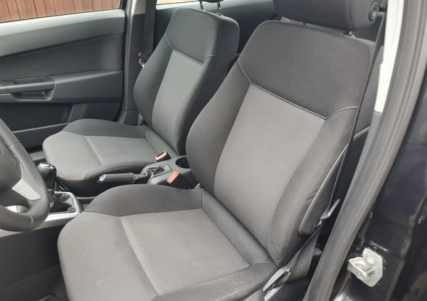 Opel Astra cena 17500 przebieg: 243080, rok produkcji 2011 z Ostróda małe 704
